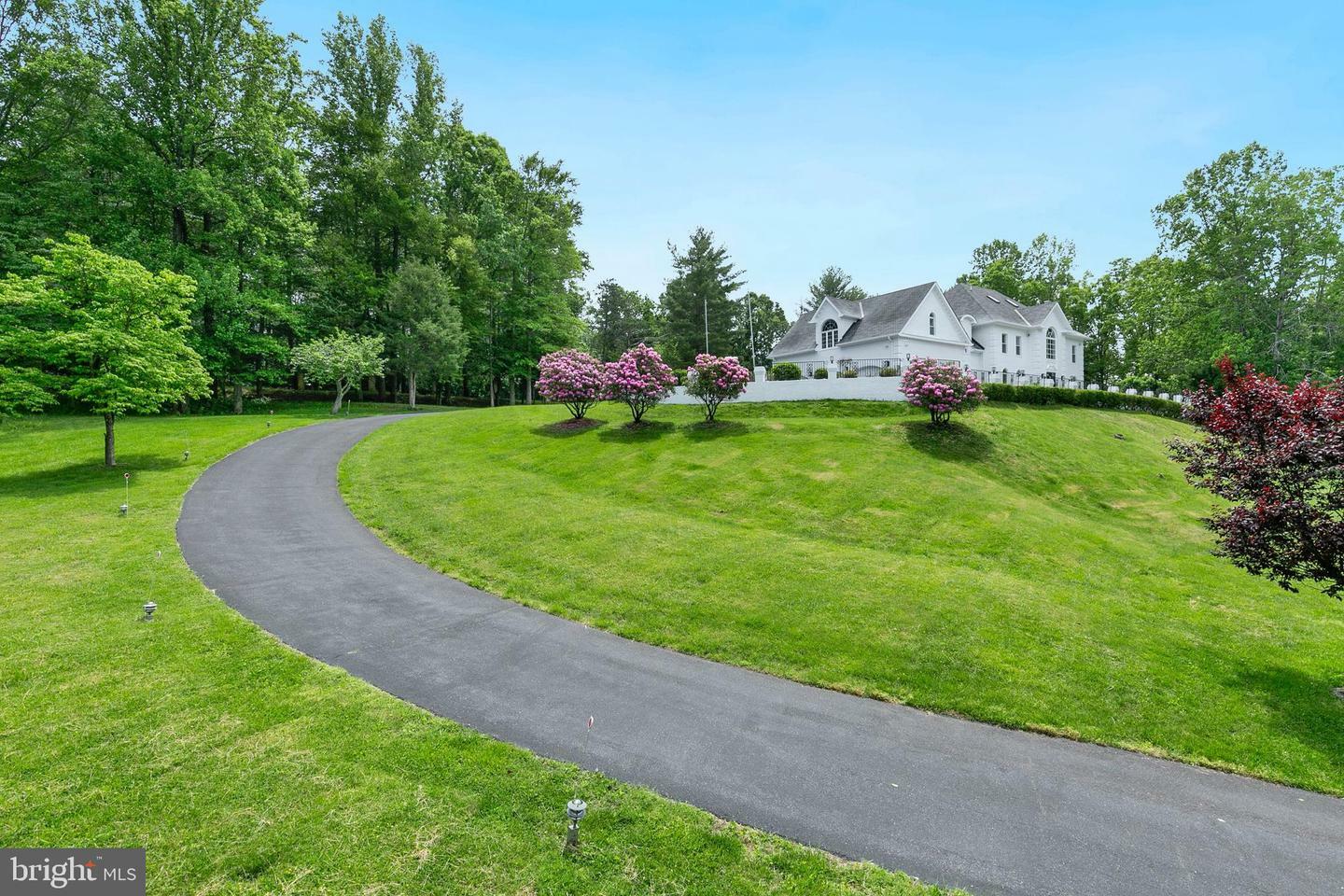 Property Photo: 6801 Capri Place MD 20817