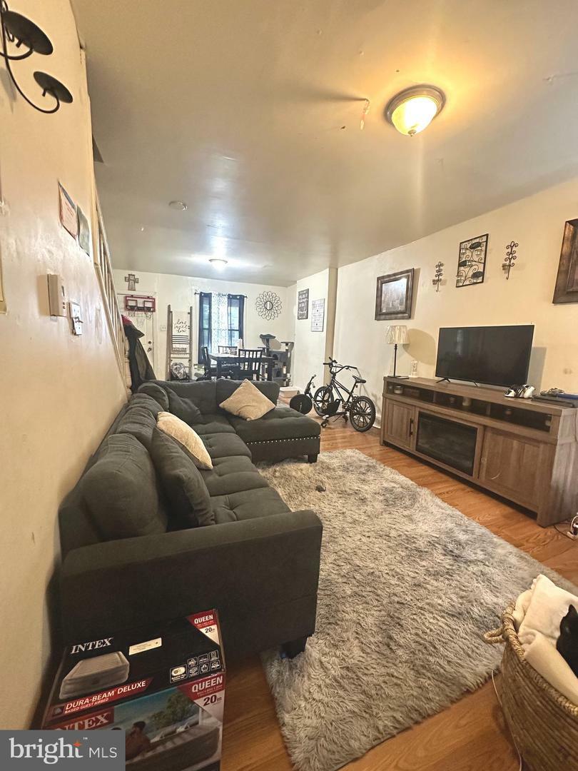 Property Photo: 1109 Nottingham Way NJ 08609
