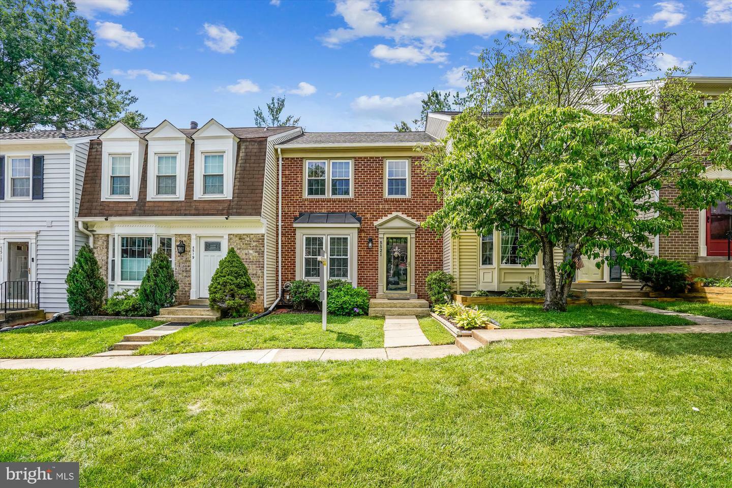 Property Photo: 5521 Lakewhite Court VA 22032