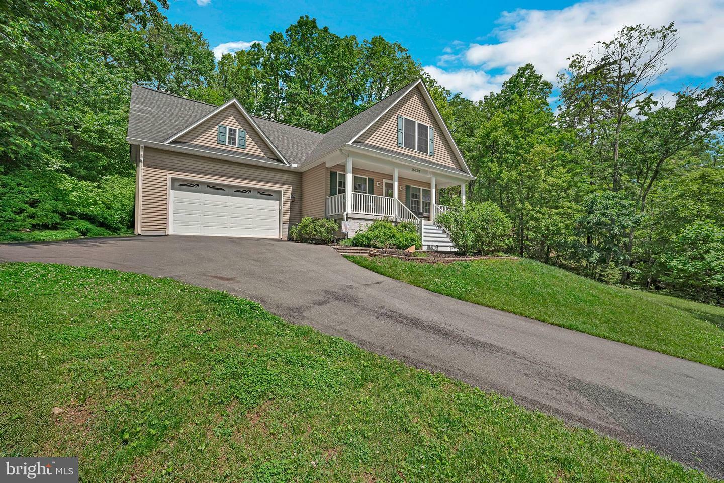 Property Photo: 16206 Tiffany Lane VA 20169