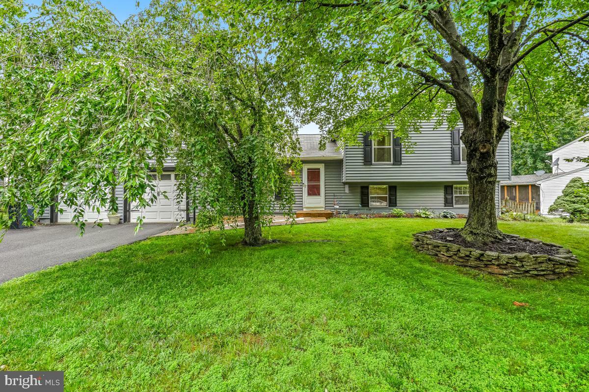 Property Photo: 111 Sue Ann Court VA 20164