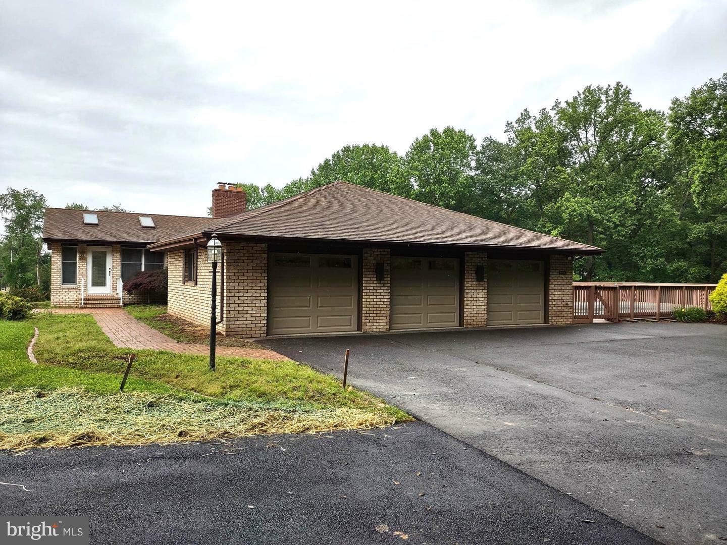 Property Photo: 1623 Shady Tree Court MD 21015