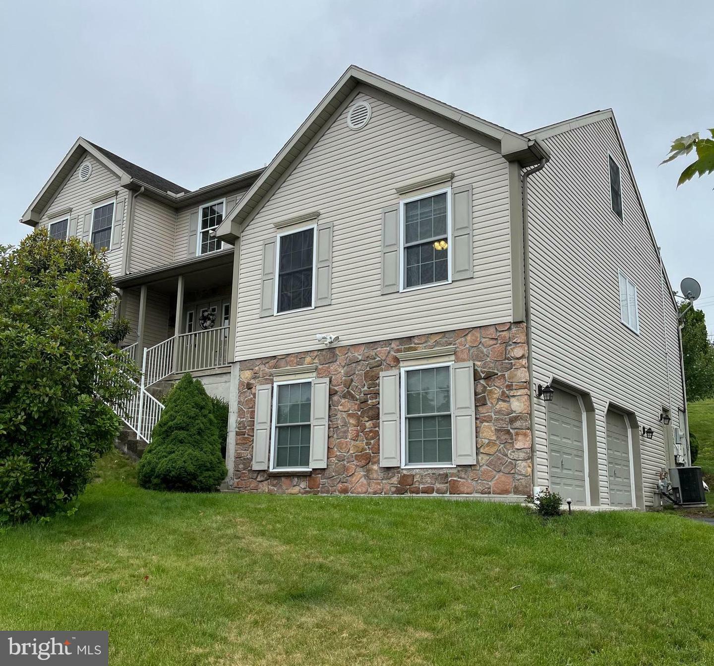 Property Photo: 5016 Overlook Pointe PA 19518