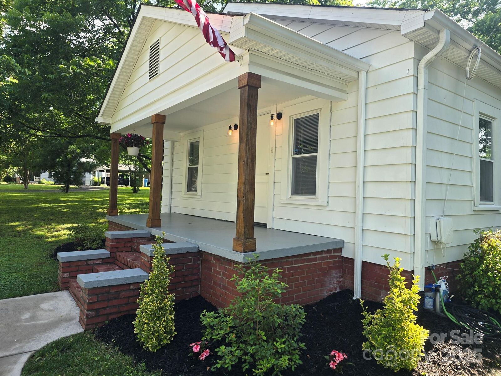 Property Photo:  616 Laurel Street  NC 28001 