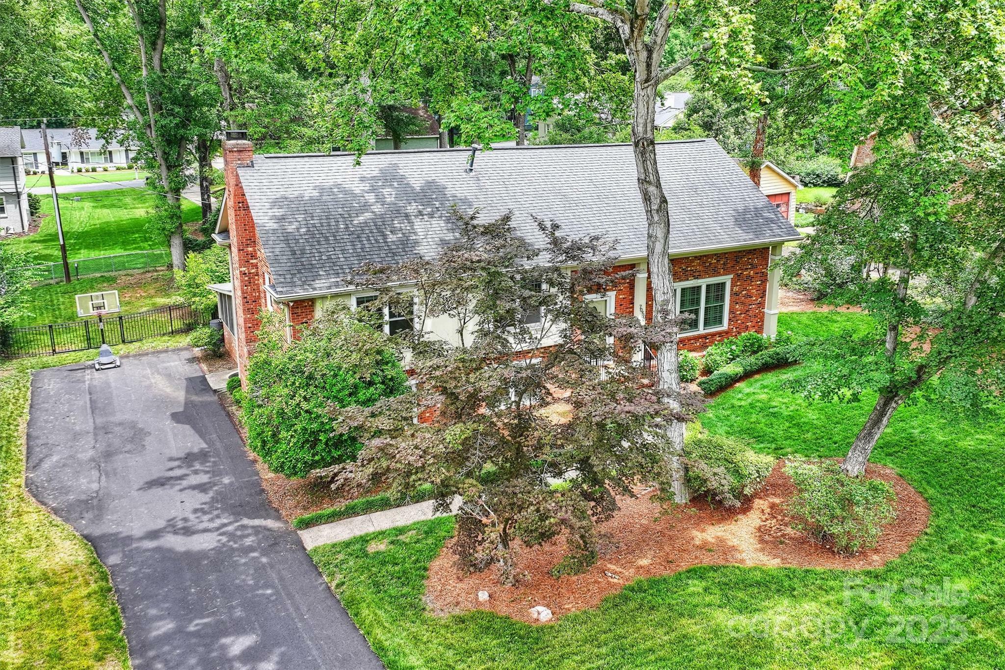 Property Photo:  7050 Knightswood Drive  NC 28226 