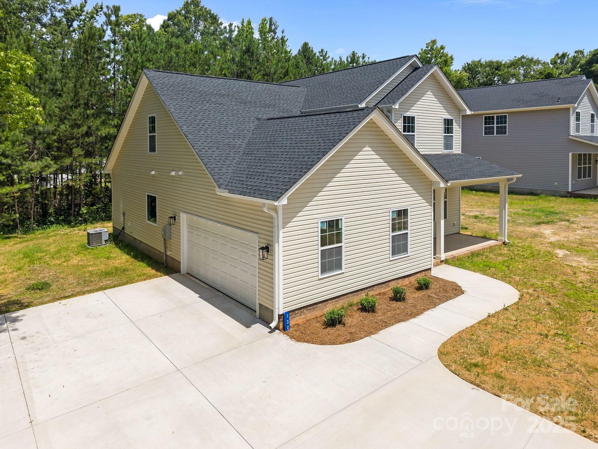 Property Photo: 130 Aurora Boulevard NC 28105