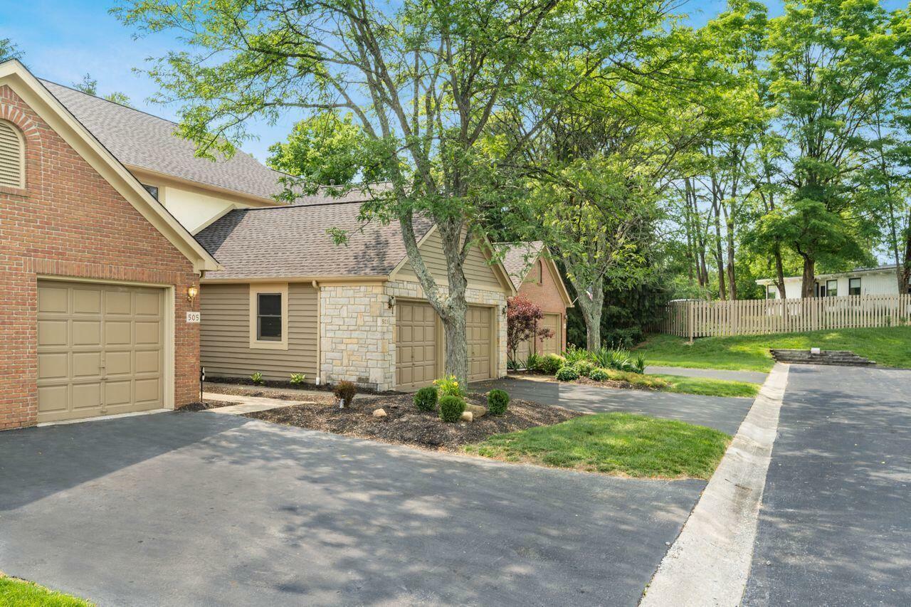 Property Photo: 505 Spring Brook W Court OH 43081