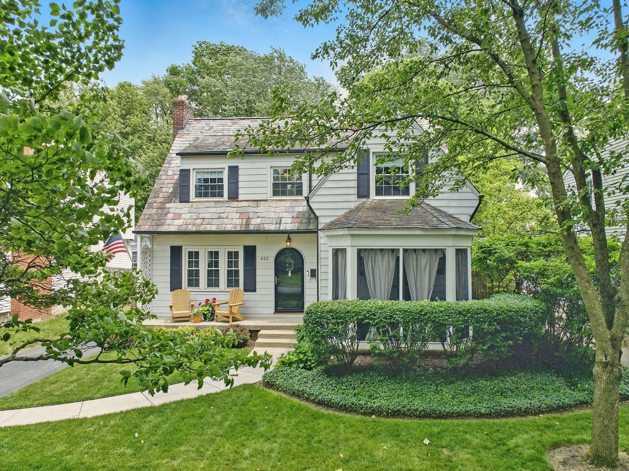 Property Photo:  202 N Stanwood Road  OH 43209 