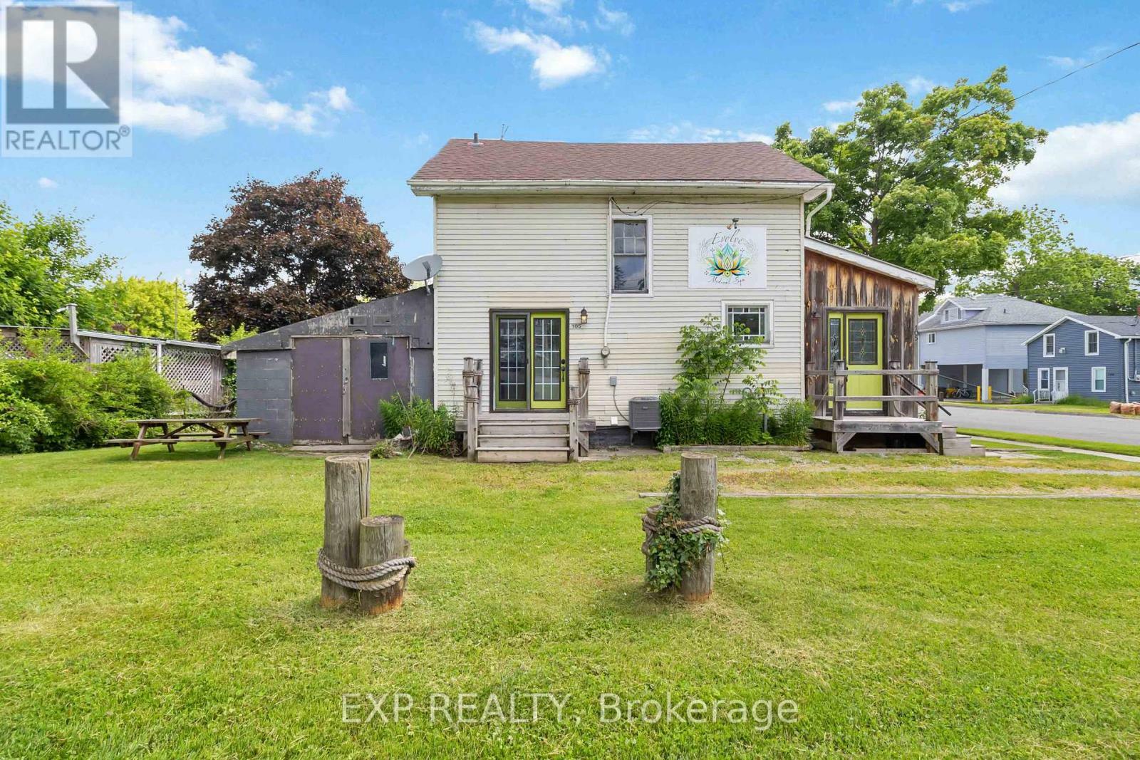 105 Market Street East  Norfolk ON N0A 1N0 photo