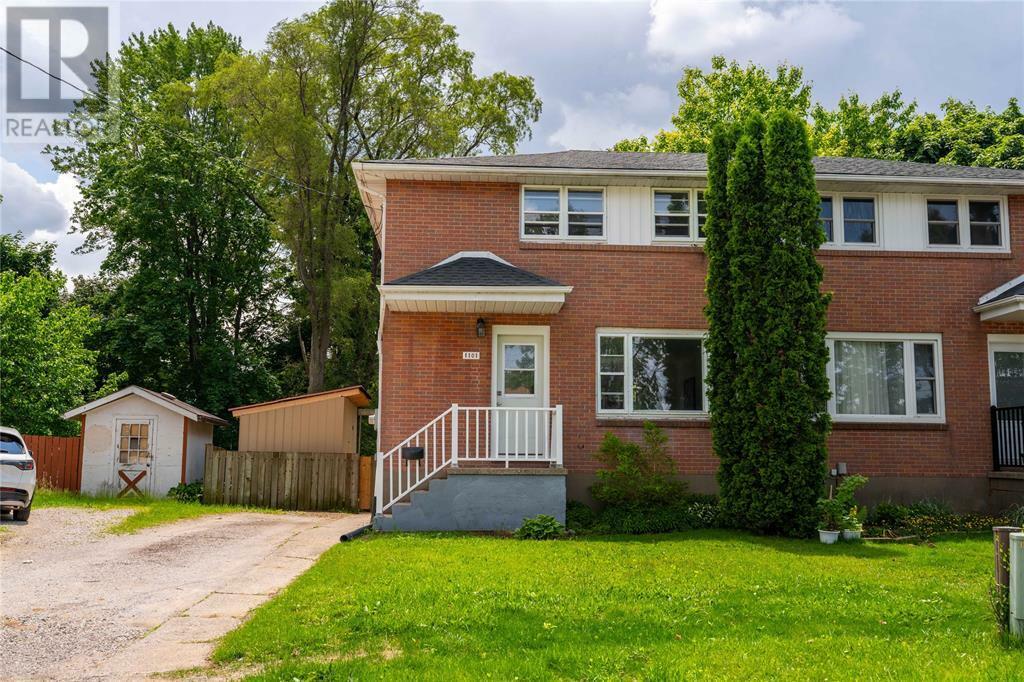 Photo de la propriété: 1101 Eastlawn Avenue ON N7S 1X5
