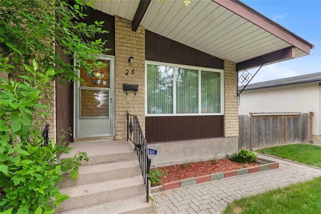 Property Photo:  26 Byars Bay  MB R2K 3A5 
