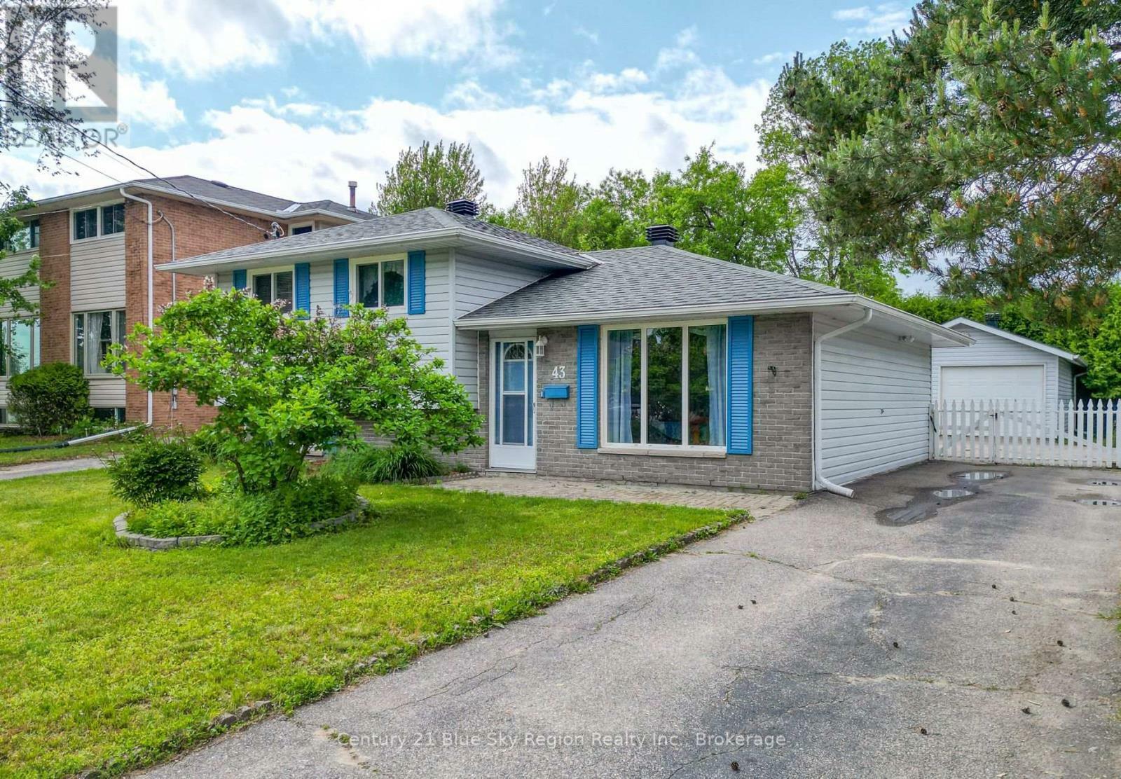 43 Talon Street  North Bay (Ferris) ON P1A 3P1 photo
