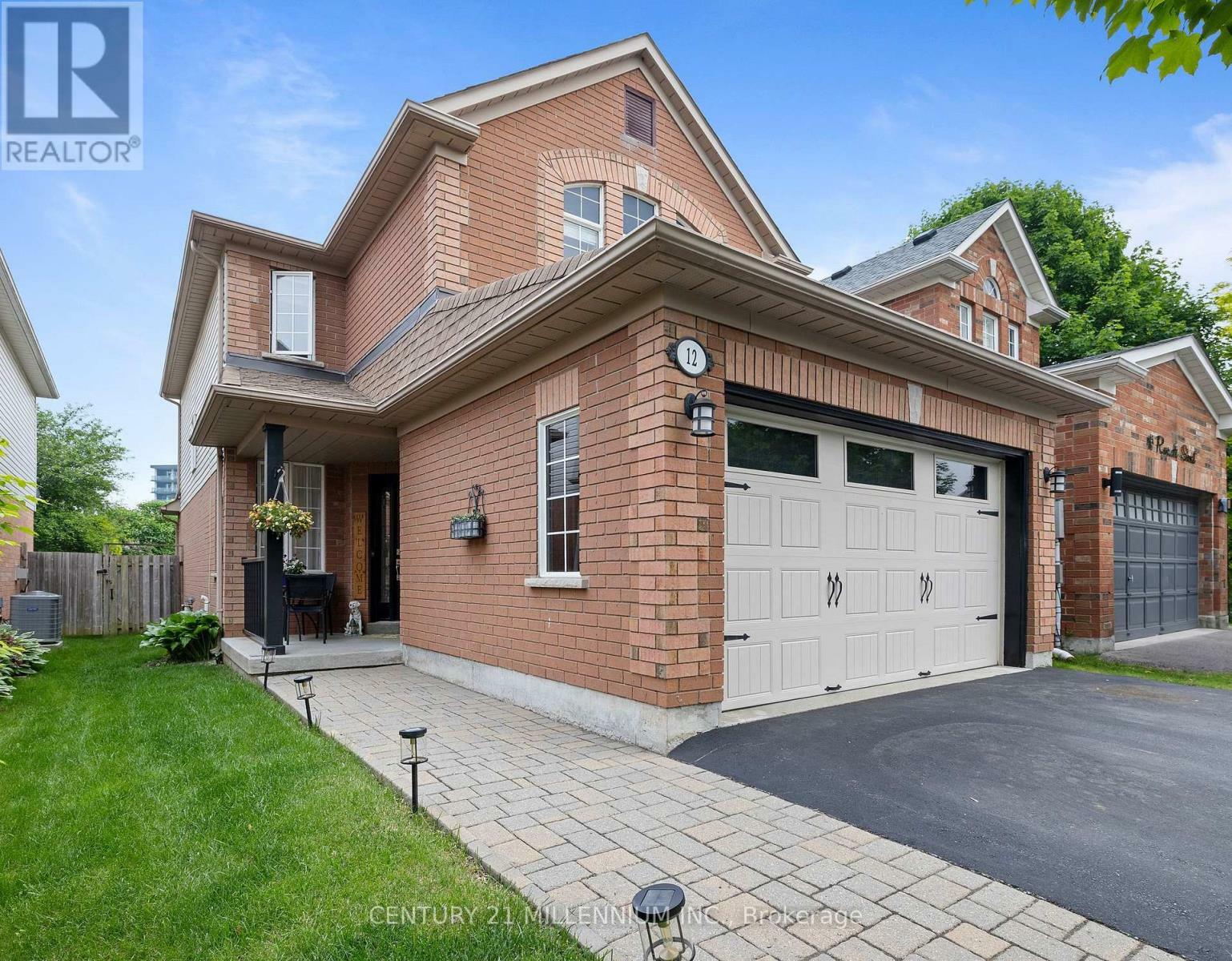 Photo de la propriété: 12 Russell Street ON L7G 5Y7