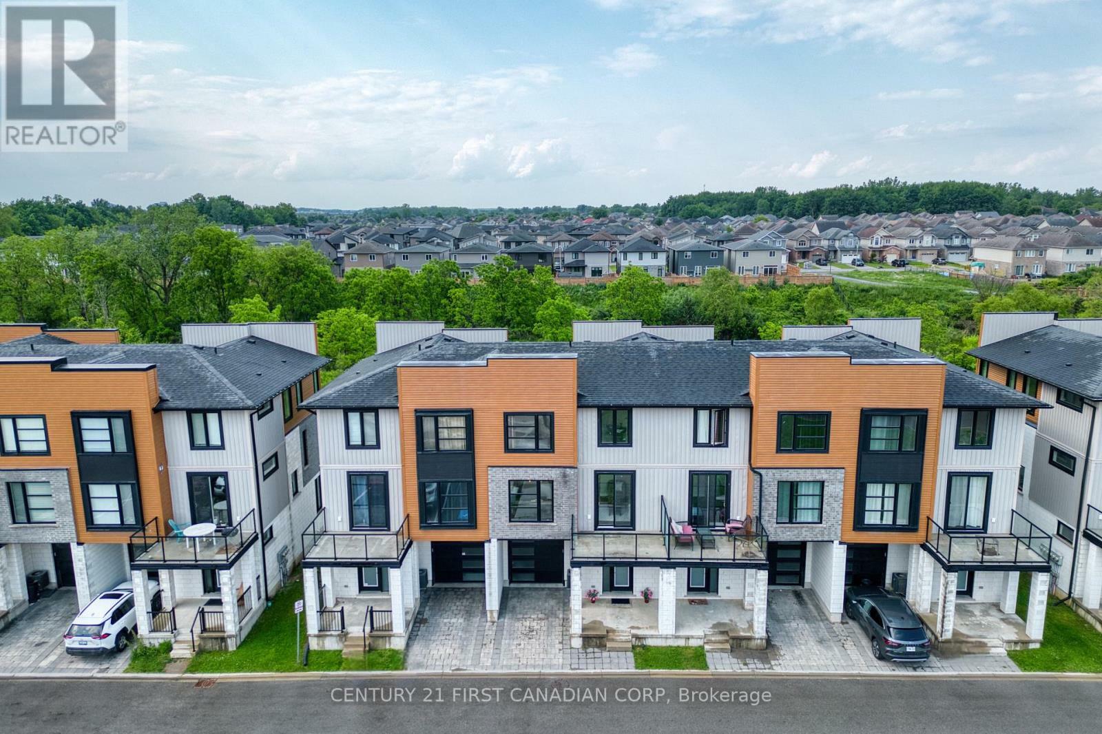 Property Photo: 946 West Village Square ON N6H 0J7