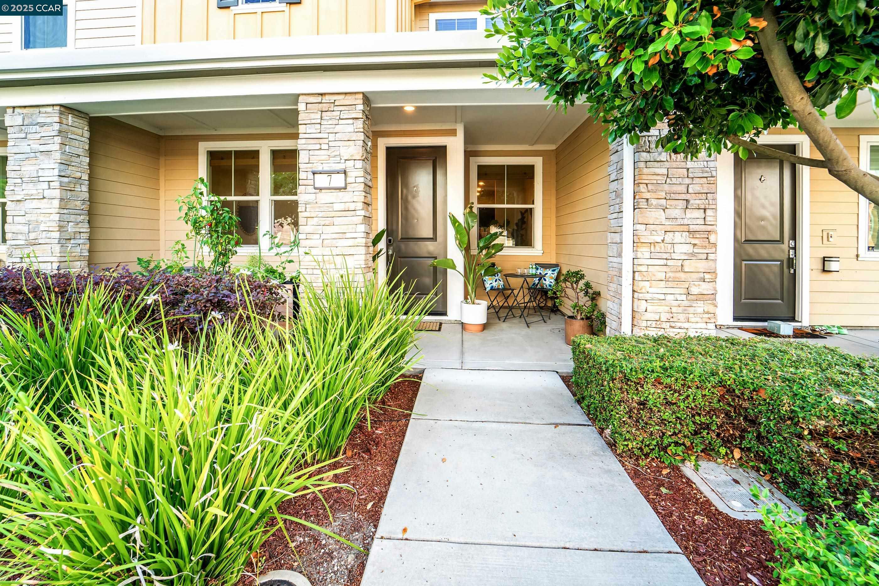 Property Photo: 1233 Bockman 7 CA 94580
