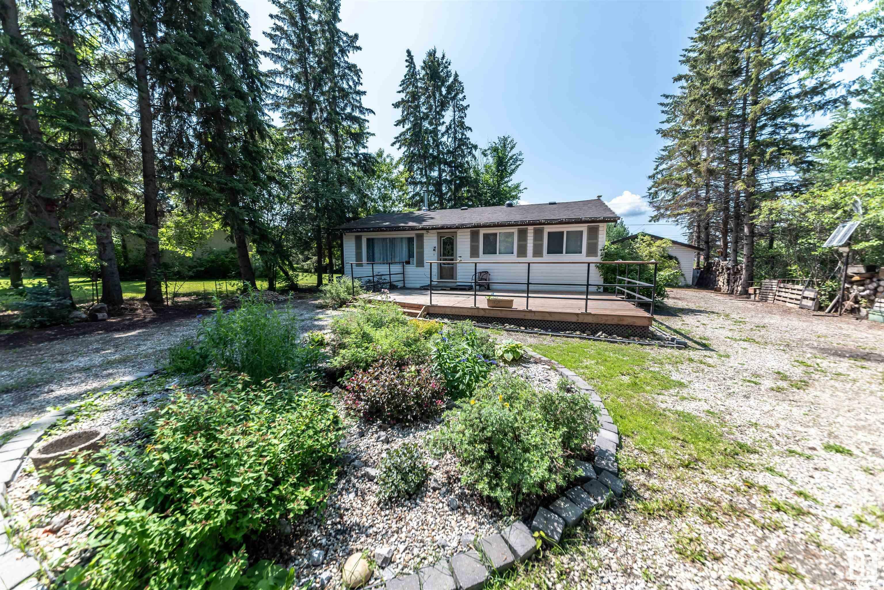 4824 53 Street  Rural Lac Ste. Anne County AB T0E 0A0 photo