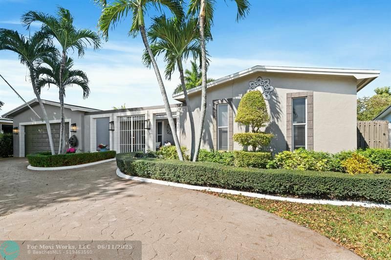 Property Photo:  1400 NW 114th Ave  FL 33026 