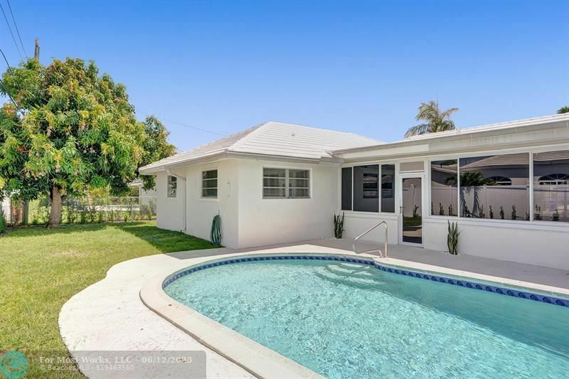 Property Photo: 4751 NE 29th Ave FL 33308