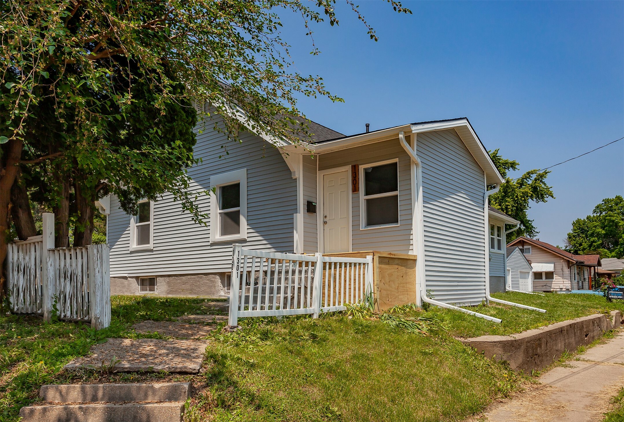 Property Photo: 1301 Watrous Avenue IA 50315
