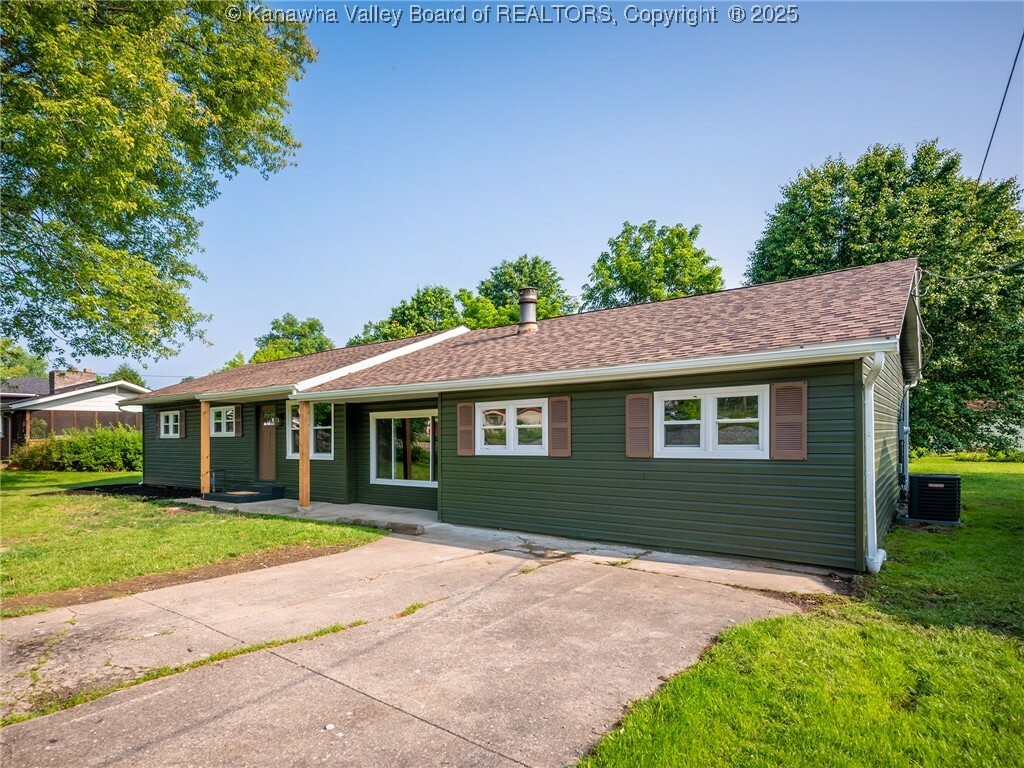 Property Photo: 2087 Shadyside Road WV 25177