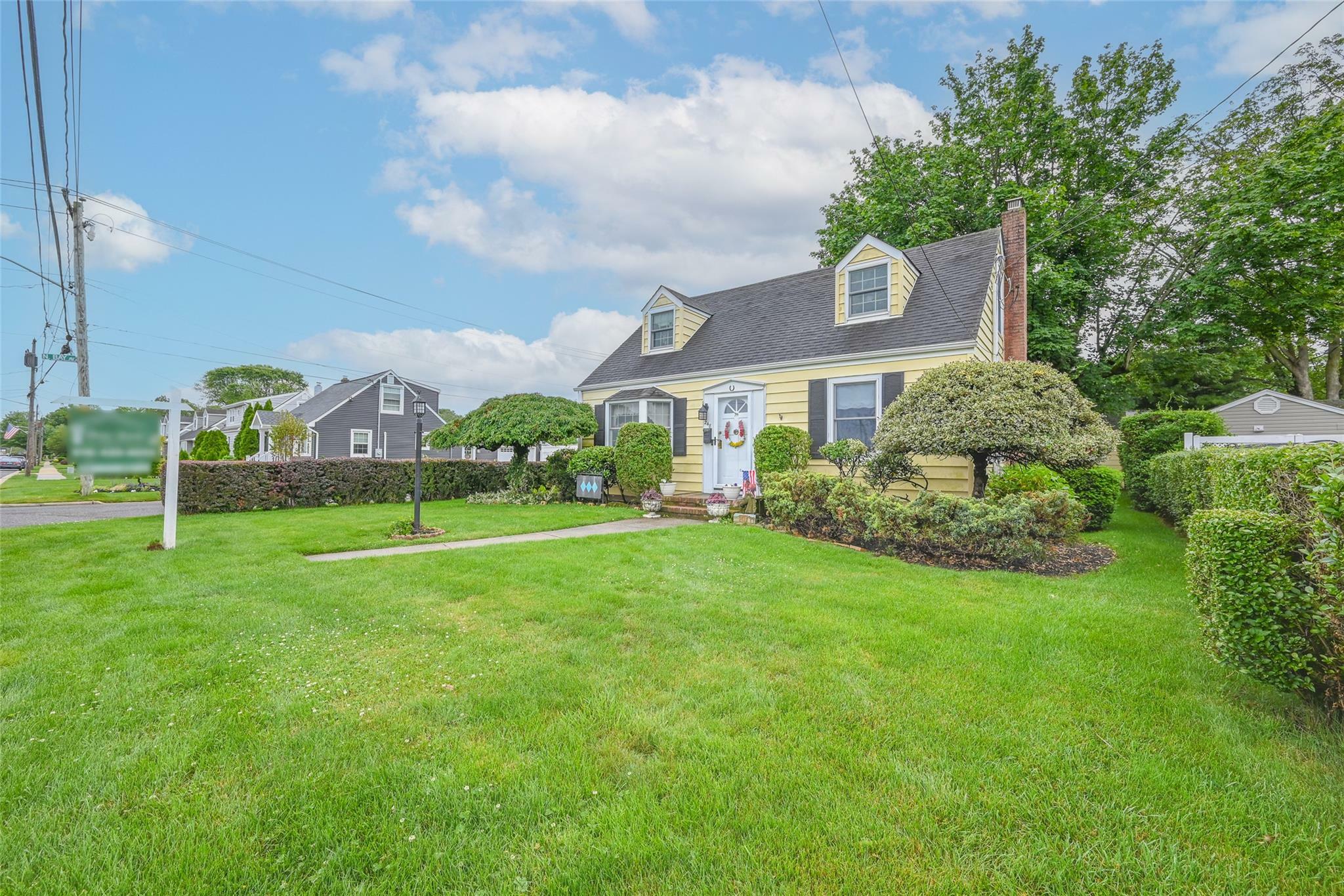 Property Photo: 248 N Rutherford Avenue NY 11758
