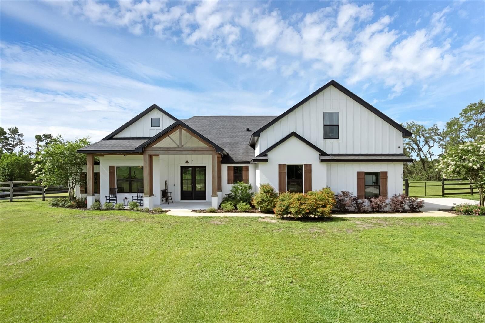 Property Photo: 27071 Moss View Drive FL 32778