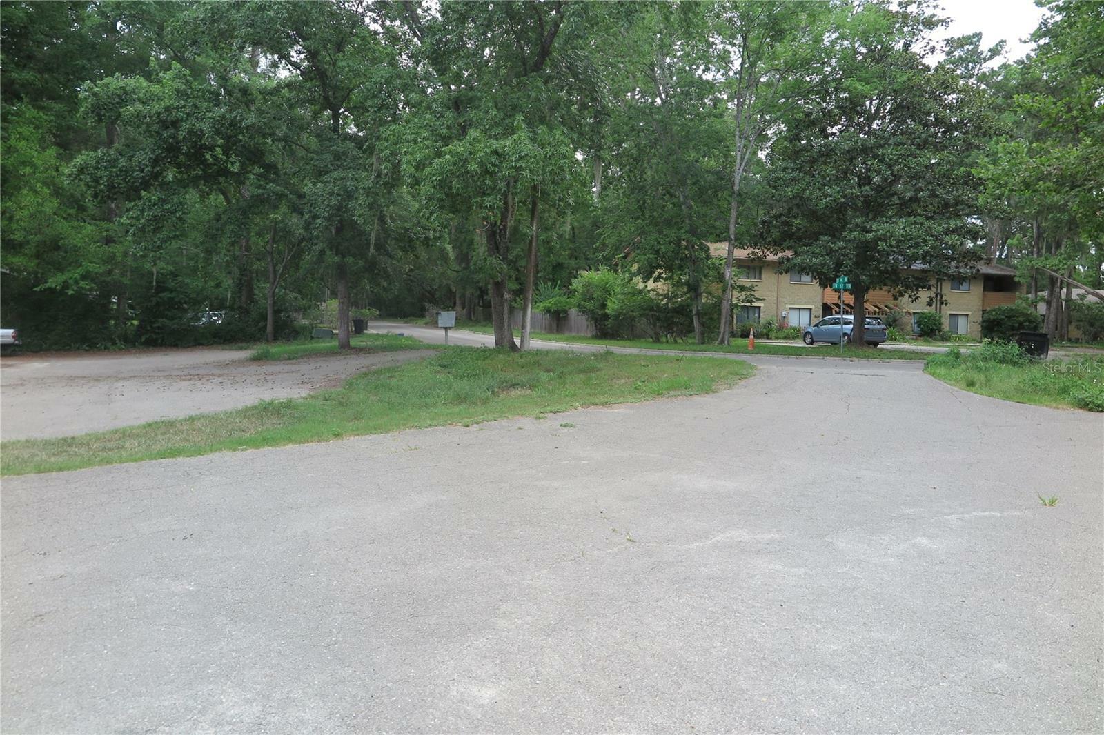 Property Photo:  4411 SW 67th Terrace  FL 32608 