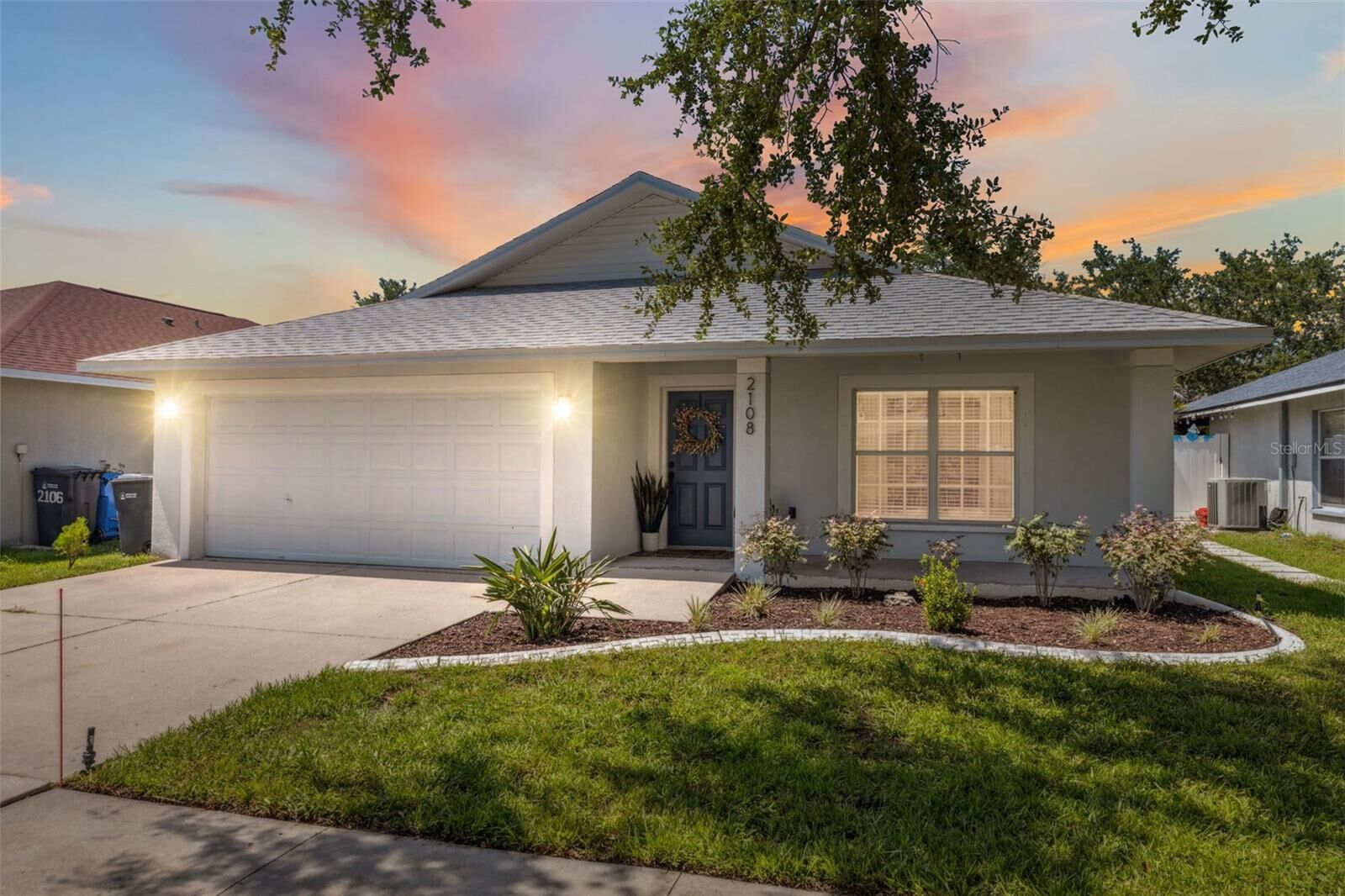 Property Photo:  2108 Delightful Drive  FL 33570