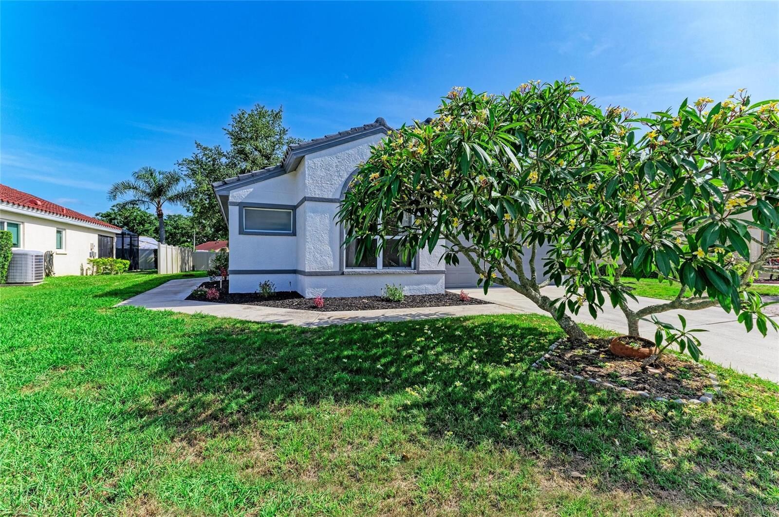 Property Photo:  5508 83rd Terrace E  FL 34243 