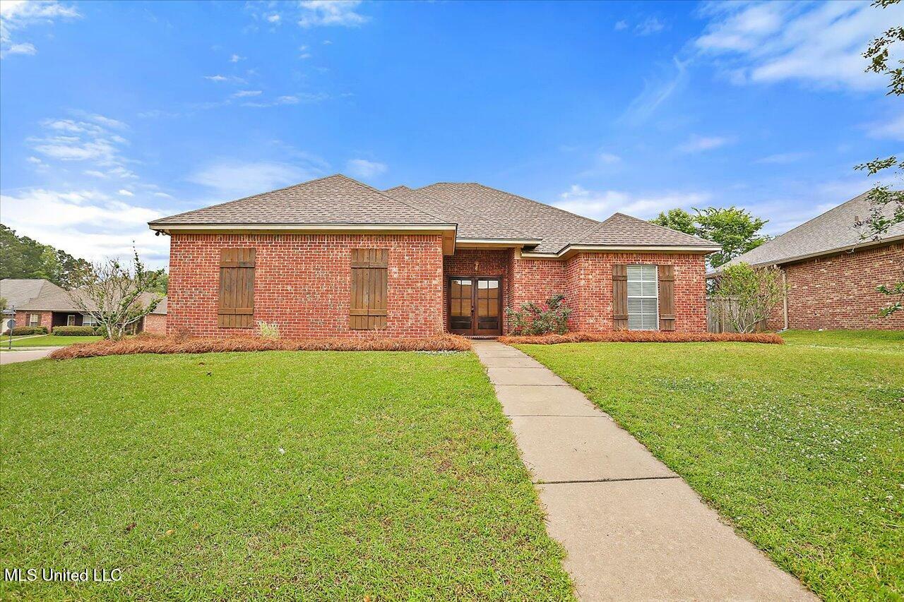 Property Photo: 1001 Bowsprit Lane MS 39047