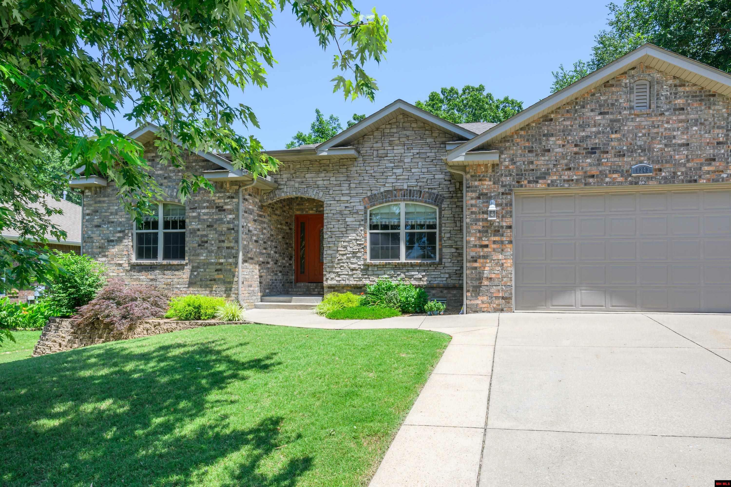 Property Photo: 1343 Hampshire Circle AR 72653