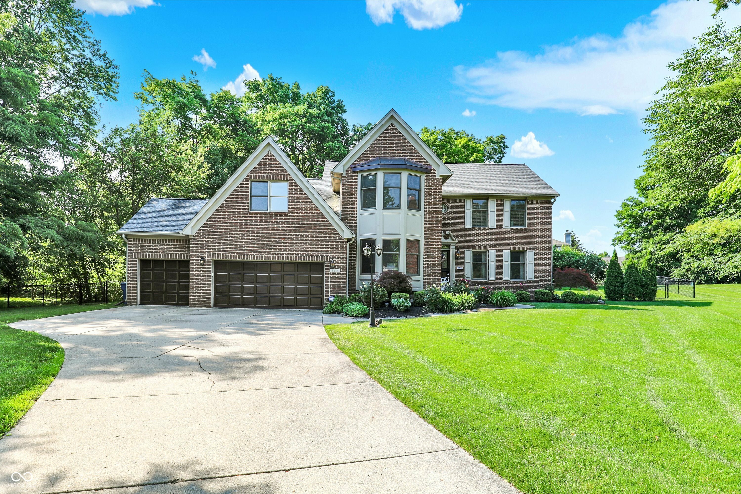 8261 Twin Pointe Circle  Indianapolis IN 46236 photo