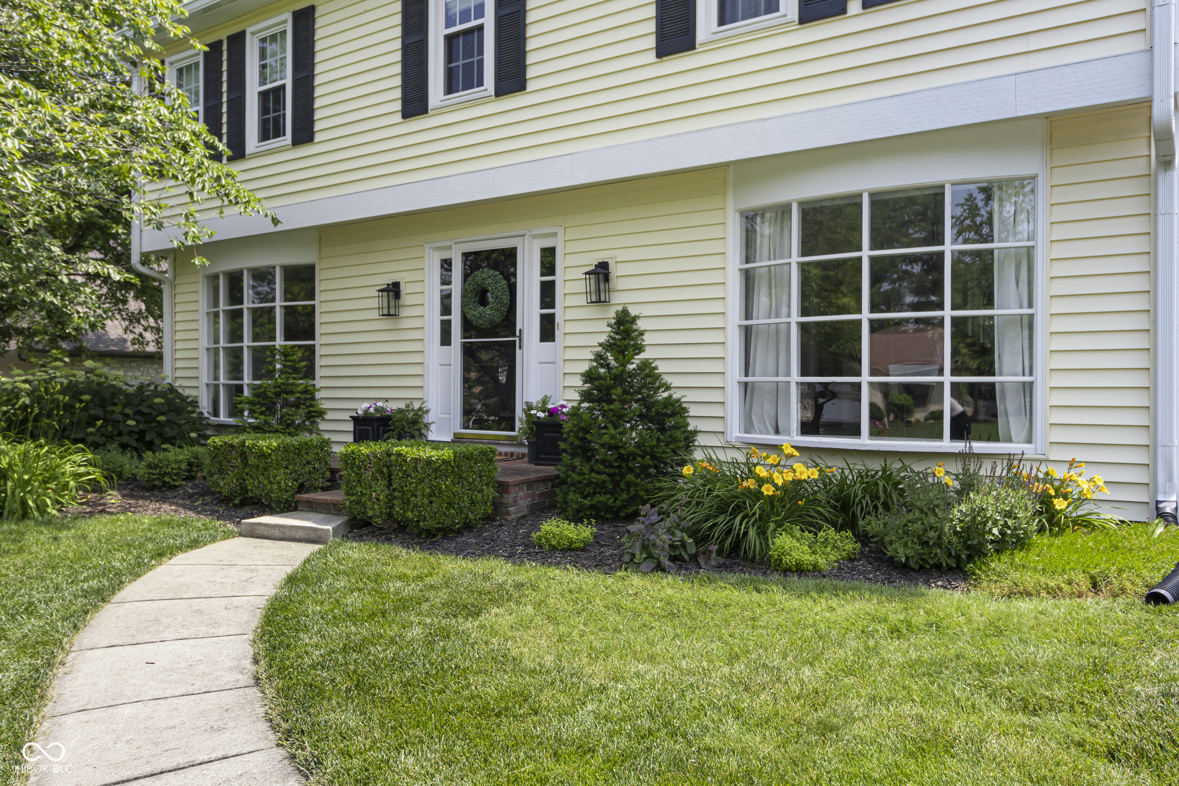 Property Photo:  321 4th Court E  IN 46033 