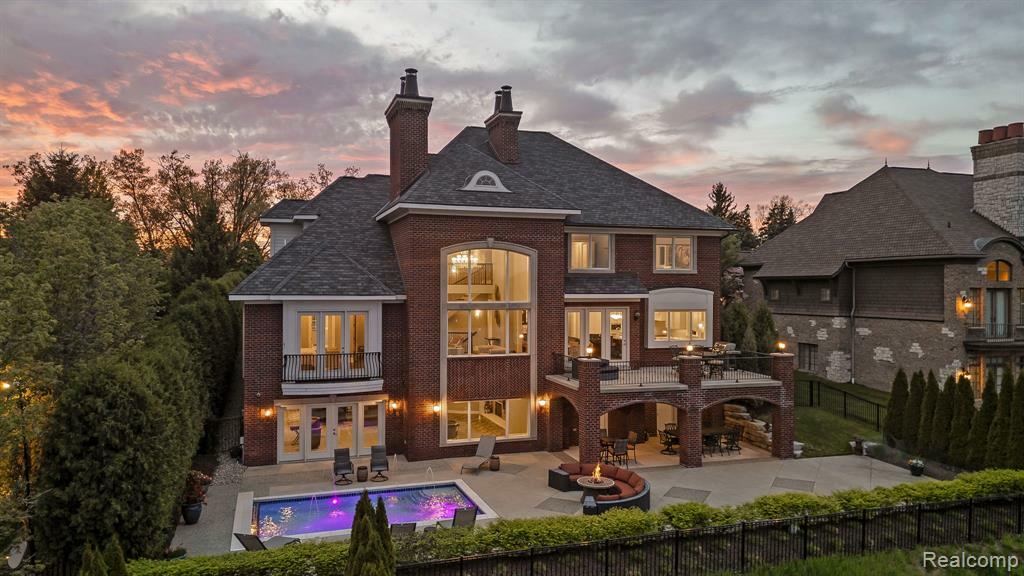 Property Photo:  2750 Turtle Bluff Drive  MI 48302 0769 