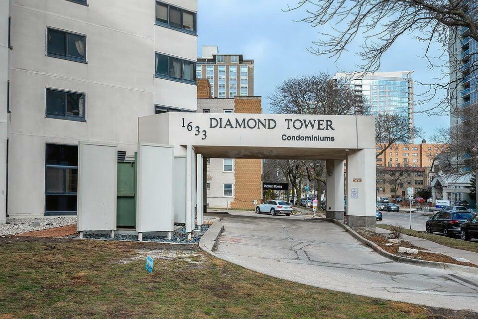 Property Photo: 1633 N Prospect Ave 18F WI 53202