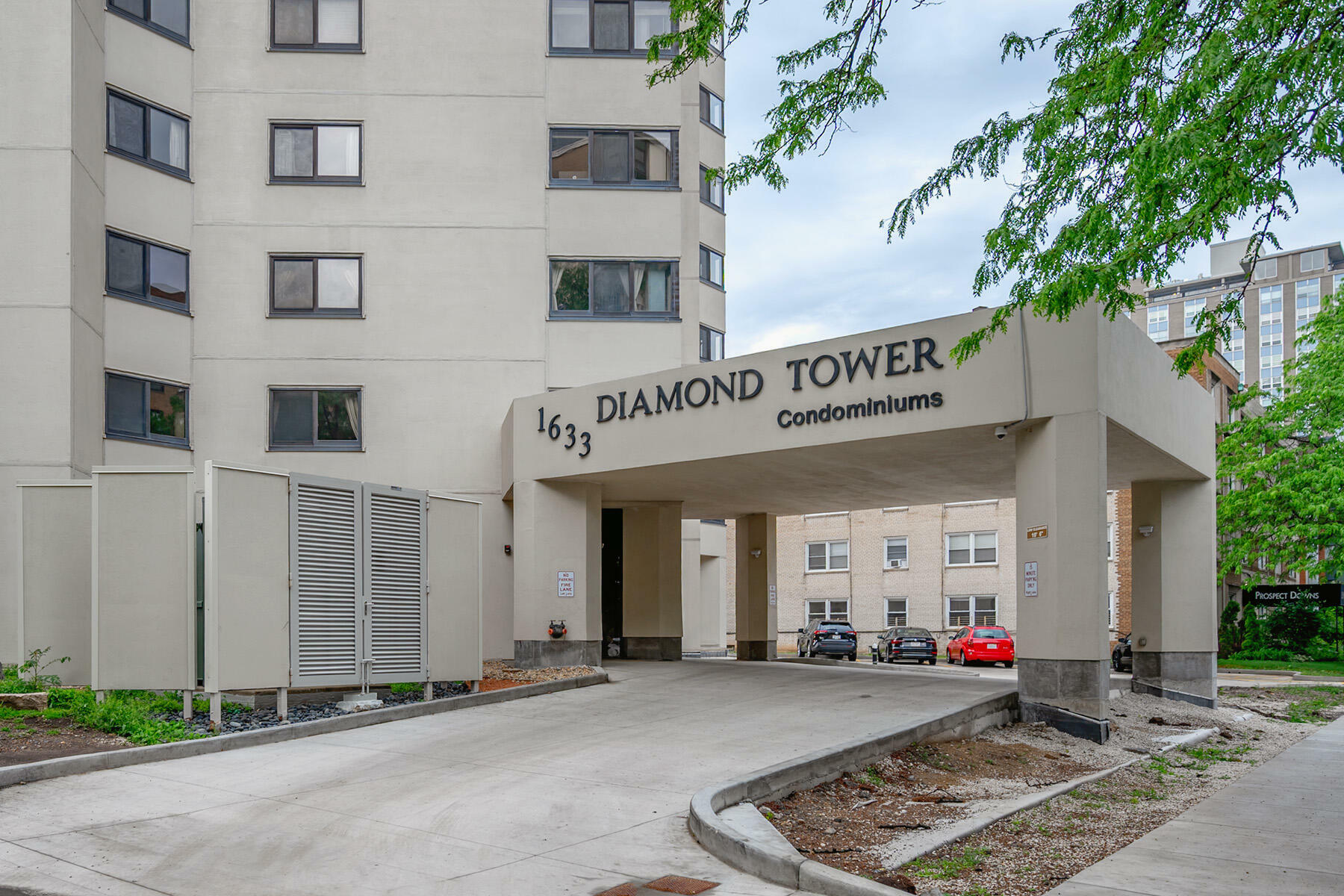 Property Photo: 1633 N Prospect Ave 18F WI 53202