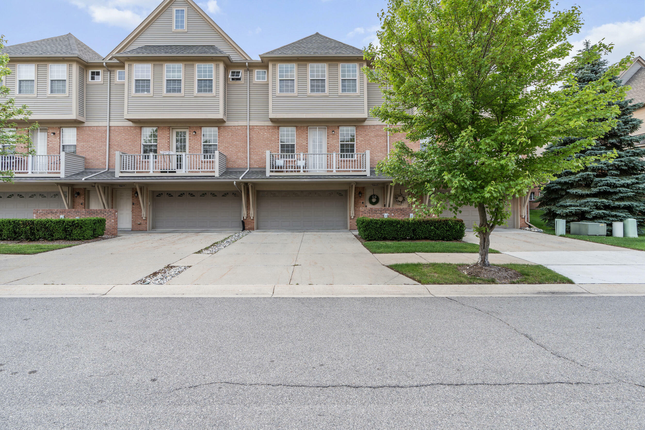 56643 Sunset Drive  Shelby Twp MI 48316 photo