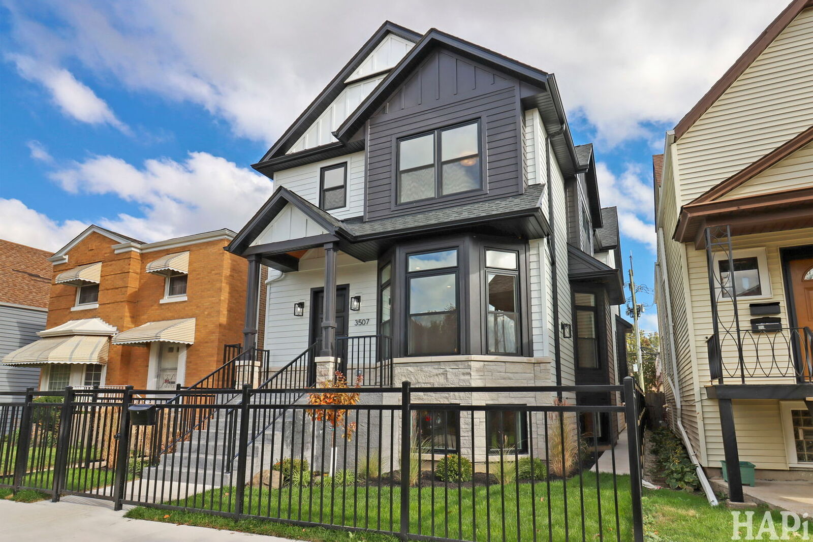 Property Photo: 3507 N Whipple Street IL 60618