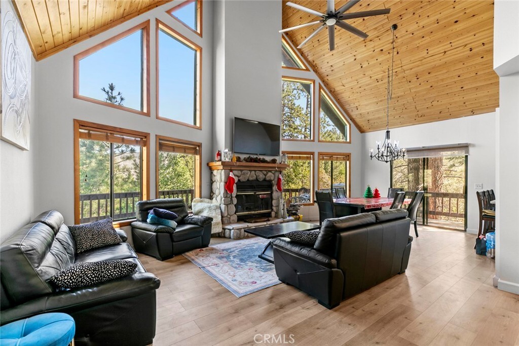Property Photo: 1612 Lassen Way CA 93222