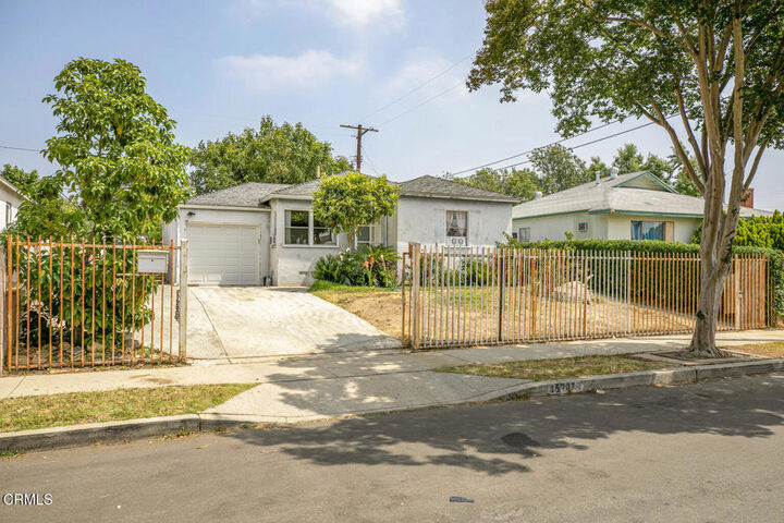 Property Photo: 15207 Lorne Street CA 91402