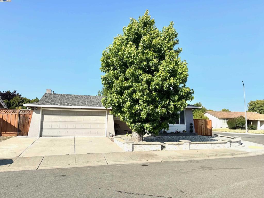 Property Photo:  34288 Torrington Pl  CA 94555 