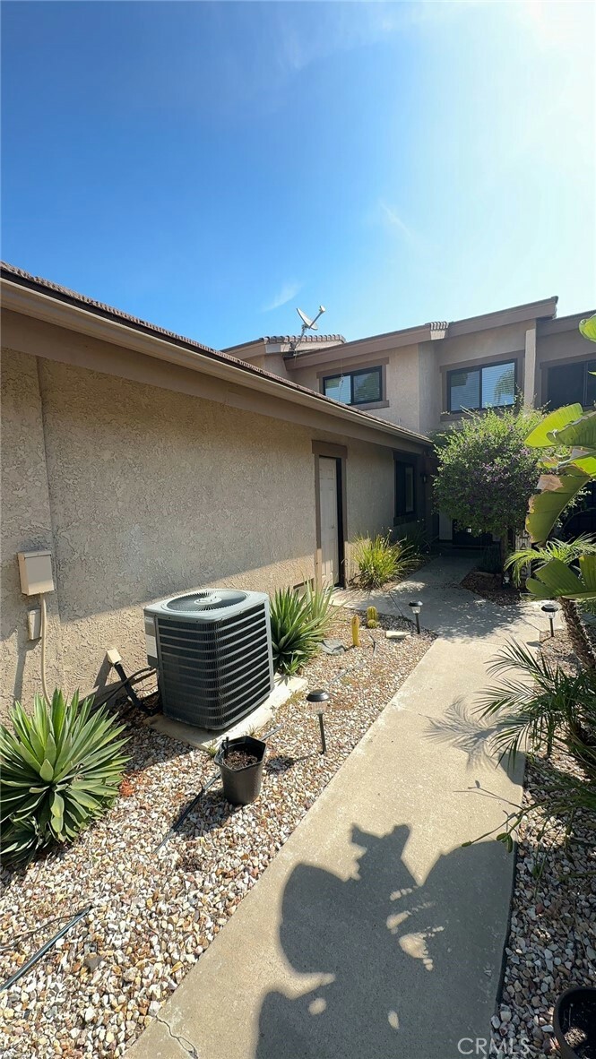 Property Photo: 30186 Yellow Feather CA 92587