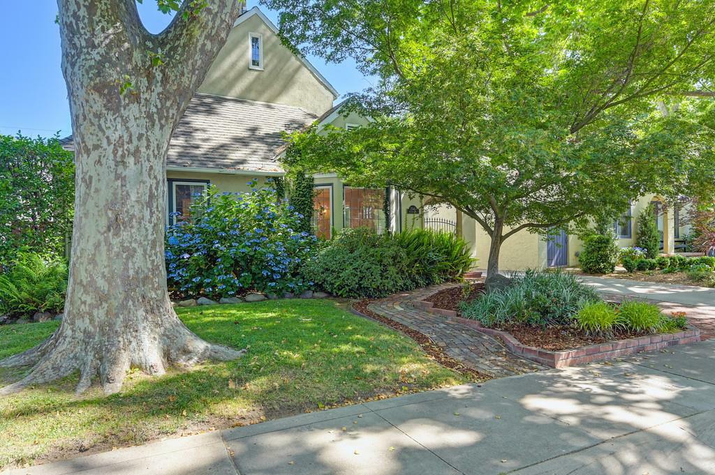 2541 7th Avenue  Sacramento CA 95818 photo
