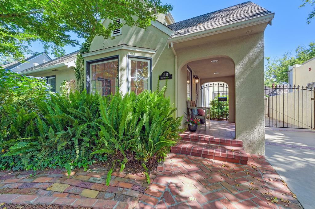 2541 7th Avenue  Sacramento CA 95818 photo