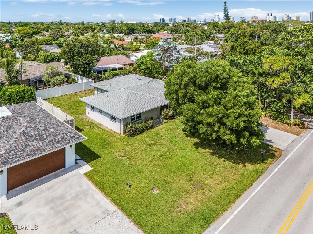 Property Photo: 1240 Pompei Lane FL 34103