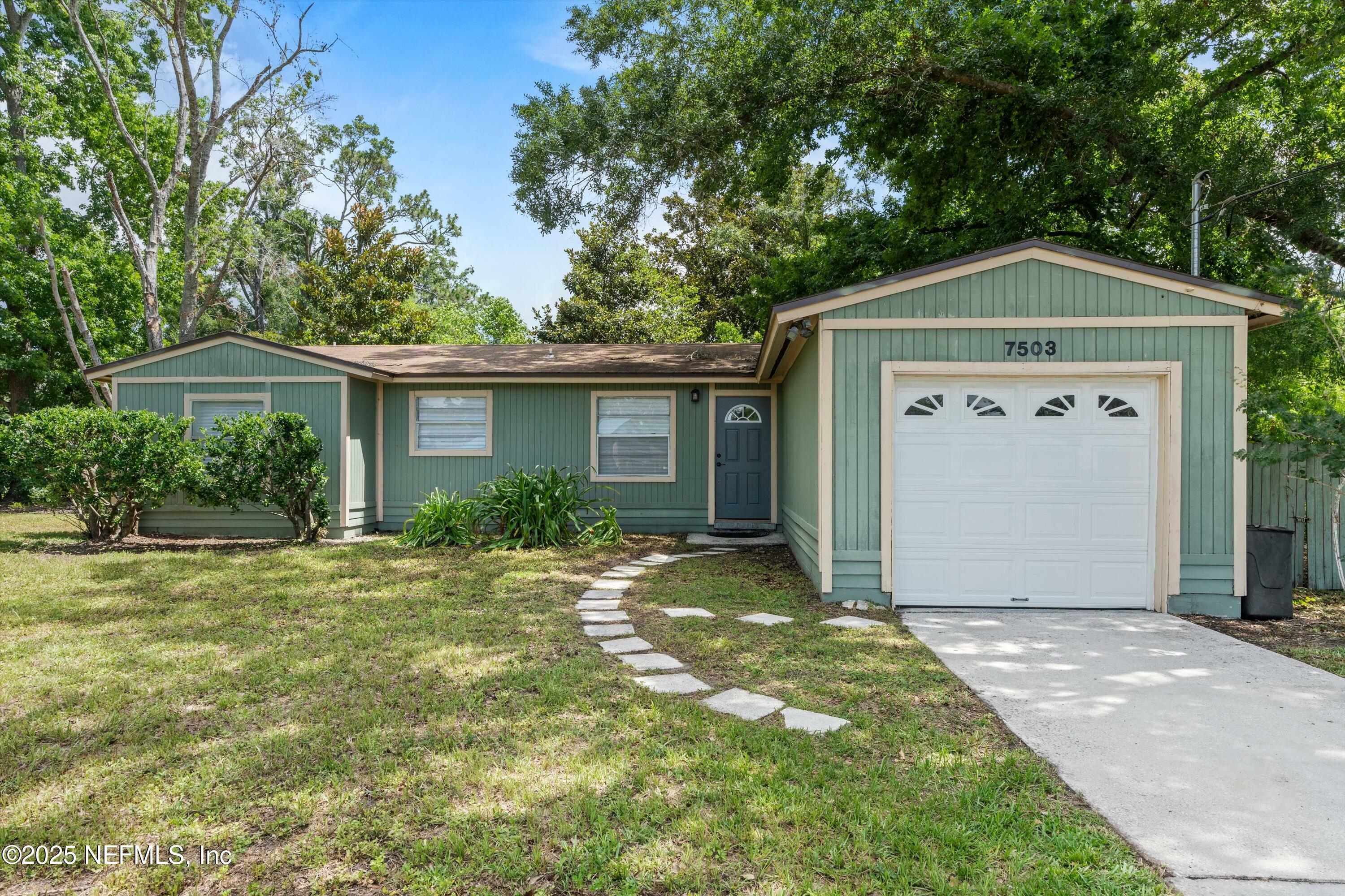Property Photo: 7503 Pheasant Run Drive FL 32244
