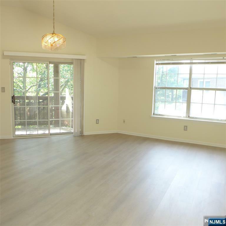 Property Photo:  233 Village Circle Drive  NJ 07024 