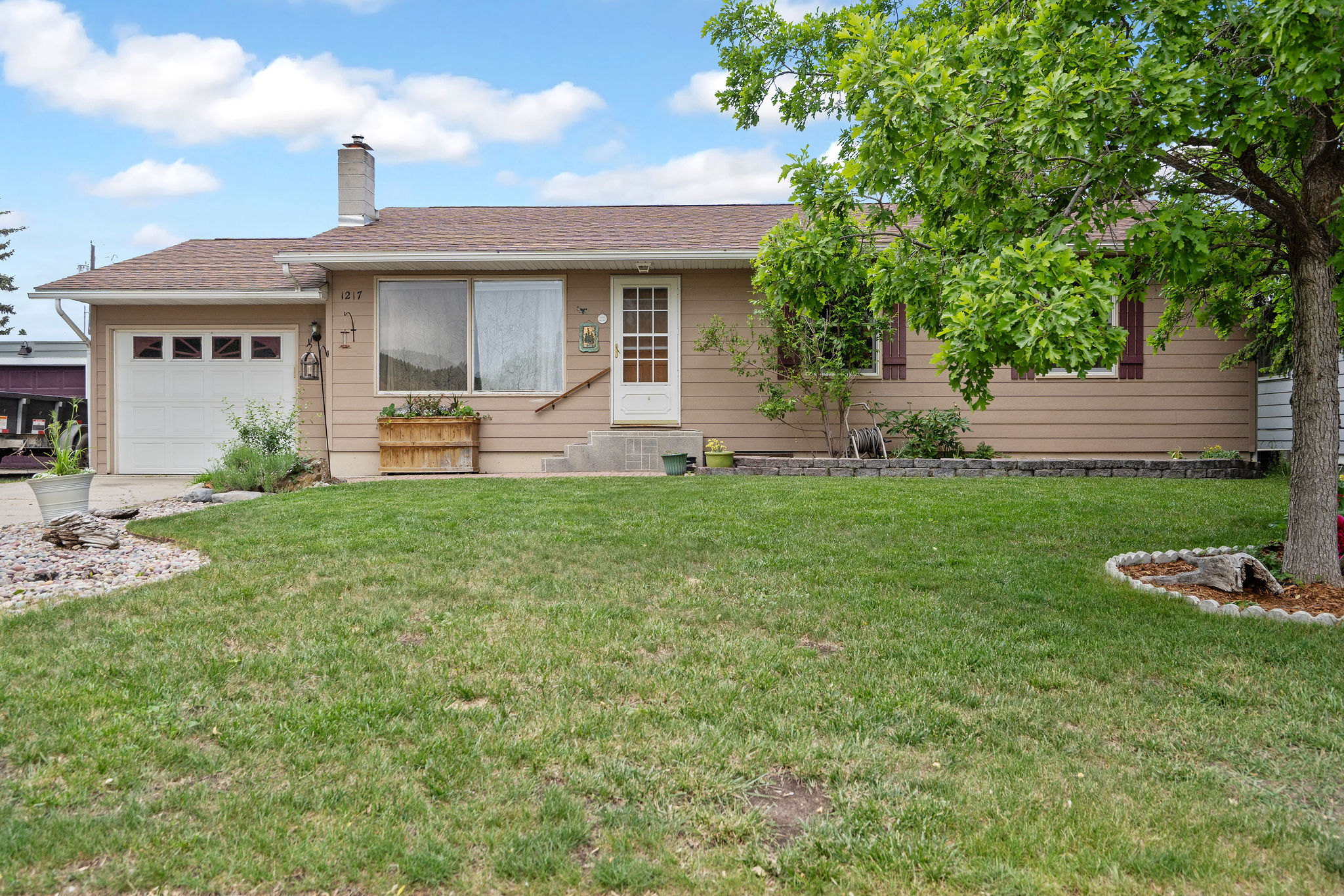 Property Photo: 1217 5th Street W MT 59901