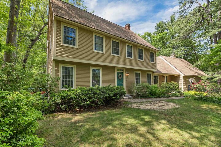 Property Photo: 32 Holton Circle NH 03053