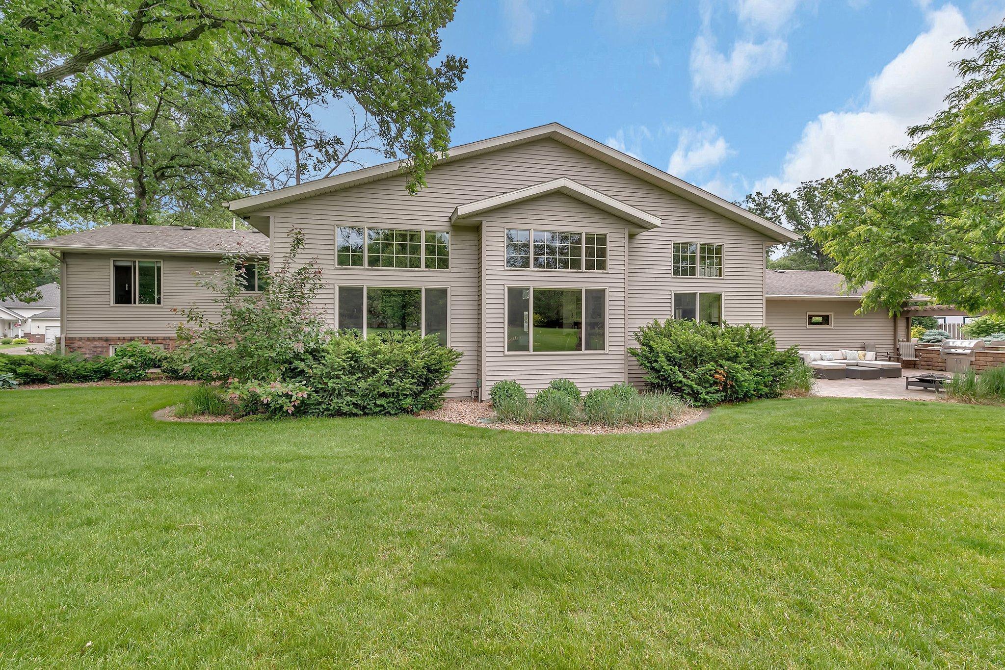 Property Photo: 512 Greenview Court MN 56377